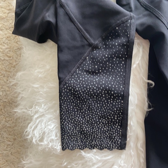 Lululemon black tights - Picture 5 of 5